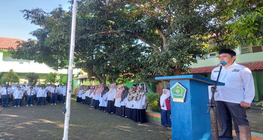 Upacara Bendera Pasca Libur Idul Fitri 1445 Hijriyah