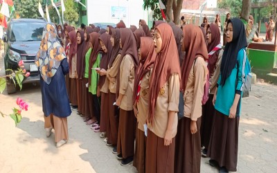 Persiapan Paduan Suara Siswa MTsN 4 Bogor Untuk Upacara Hari Santri, Minggu 22 Oktober 2023