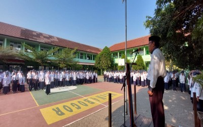 Upacara Bendera Merah Putih MTsN 4 Bogor