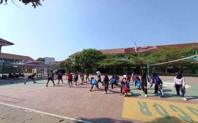 Serunya Latihan Rutin Ekstrakurikuler Bola Voli di MTs N 4 Bogor